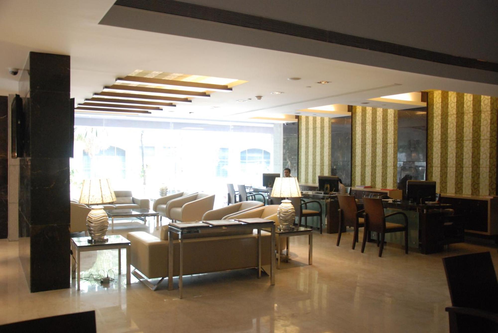 Ramee Grand And Spa, Hotel