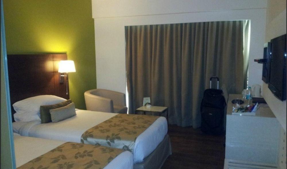 Hotel Ramee Grand And Spa, 4*