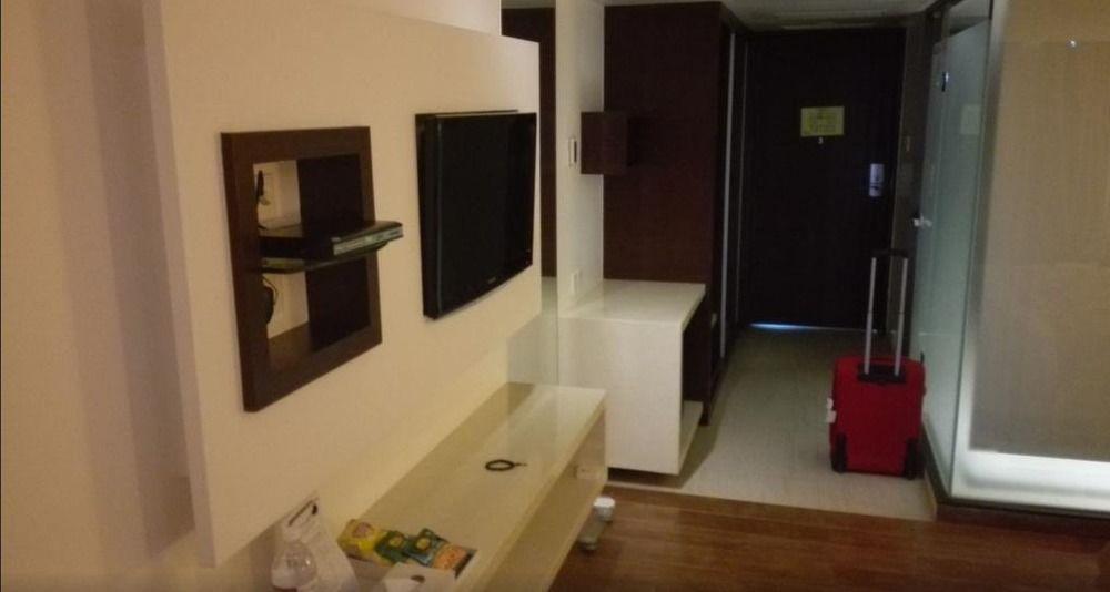 Hotel Ramee Grand And Spa, Pune