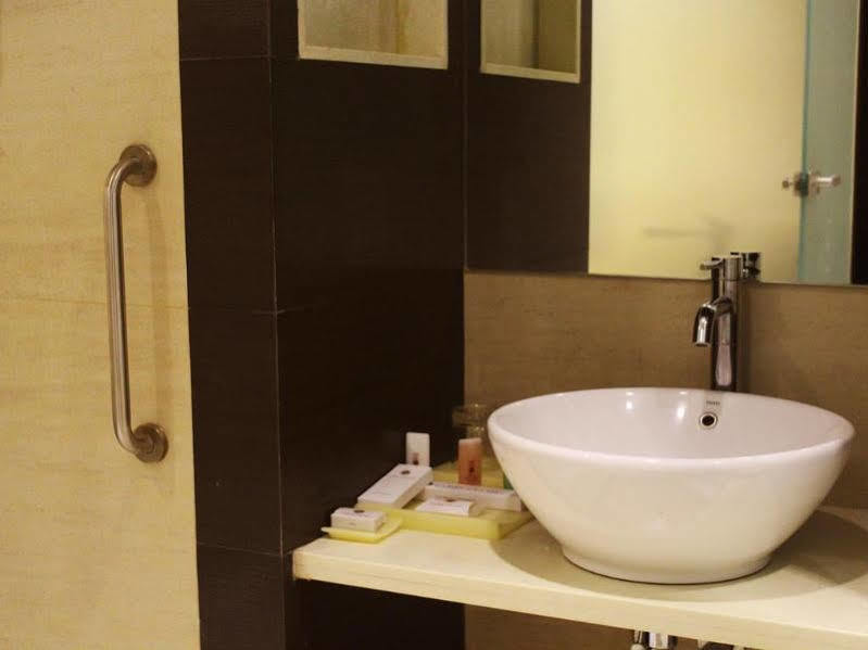 Ramee Grand And Spa, 4*