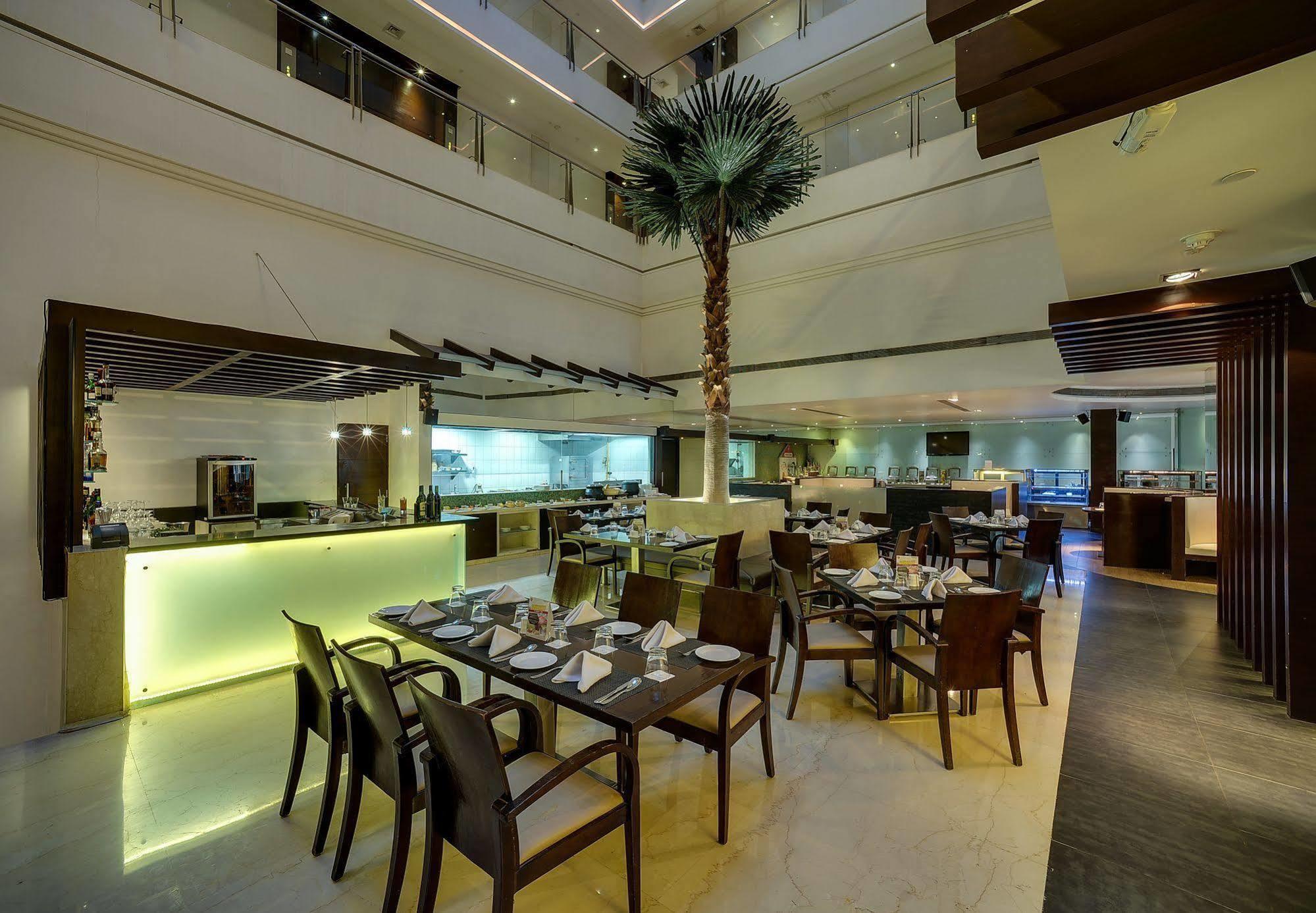 Ramee Grand And Spa, 4*